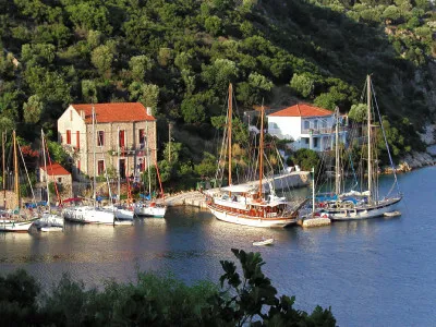 Blick auf Hafen von Kioni Blick auf Hafen von Kioni