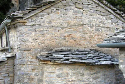 Steingedeckte Dächer vom Kloster Agios Praskevi Steingedeckte Dächer vom Kloster Agios Praskevi