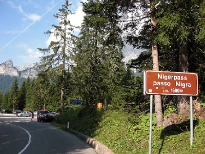 Hinweisschild am Nigerpass / Passo Negro