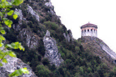 Aussichtsturm der Rocca d'Anfo am Idrosee