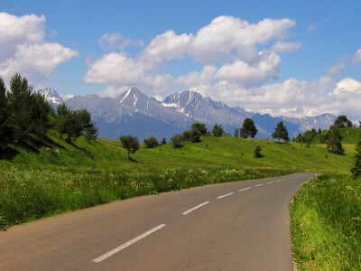 Straße mit Blick auf die Hohe Tatra