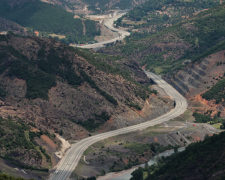 Autobahn in Albanien- da ist kaum ein Auto unterwegs