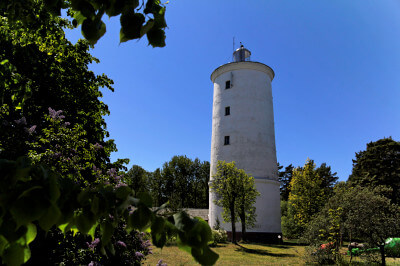 Blick auf den Leuchtturm Oviši Baka.