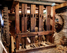 Hammerwerk aus Holz