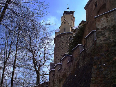 Blick auf Außenmauern der Burg Stein in Hartenstein
