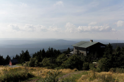 Panoramablick vom Keilberg hinunter ins Tal