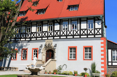 Haus im Innenhof von Schloss Rauenstein