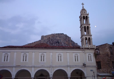 Kirche mit Glockenturm von Nafplio