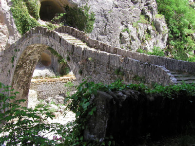 Einbogige Steinbrücke bei Konitsa