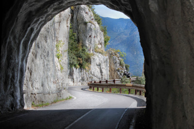 Blick aus dem Tunnel auf der Strada della Forra