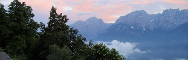 Abendlicher Blick auf das Alpenpanorama
