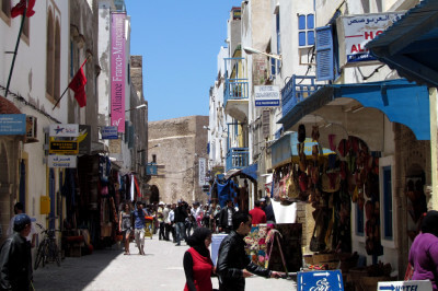 Mehrere Einkaufsläden im Zentrum von Essaouira