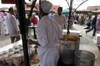 Verkäufer an der Suppen-Garküche am Djamaa el Fna