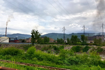 Blick auf die Industrielandschaft rund um Zenica in Bosnien