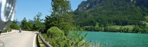 Anreise durch Österreich. Herrliche Landschaften an Mondsee und Attersee. Herrliche Landschaften an Mondsee und Attersee