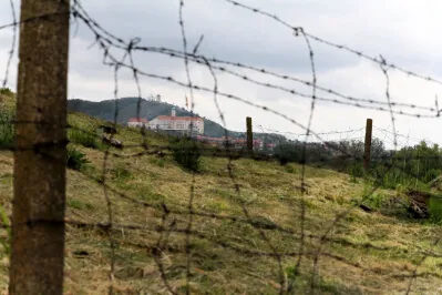 Der Bunker schien eine wichtige Funktion bei der Verteidigung Mikulovs innezuhaben, so nah wie er gebaut wurde.