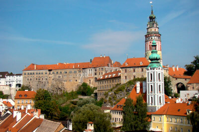 Blick auf die Dächer und die Burg von Český Krumlov