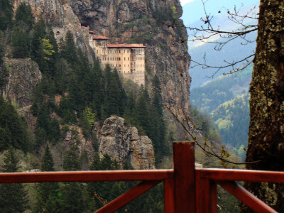 Kloster Sumela - förmlich in den Berg hineingebaut
