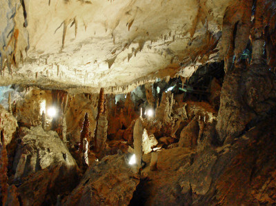 In der kleinen Tropfsteinhöhle in Zonguldak