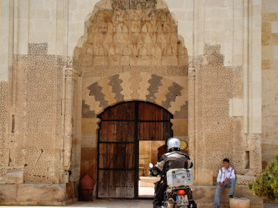 Portal am Eingang zur Karawanserei Saruhan