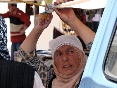 Eine Frau im Markt in Ürgüp